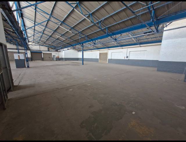 1,236M² WAREHOUSE TO LET IN BENROSE